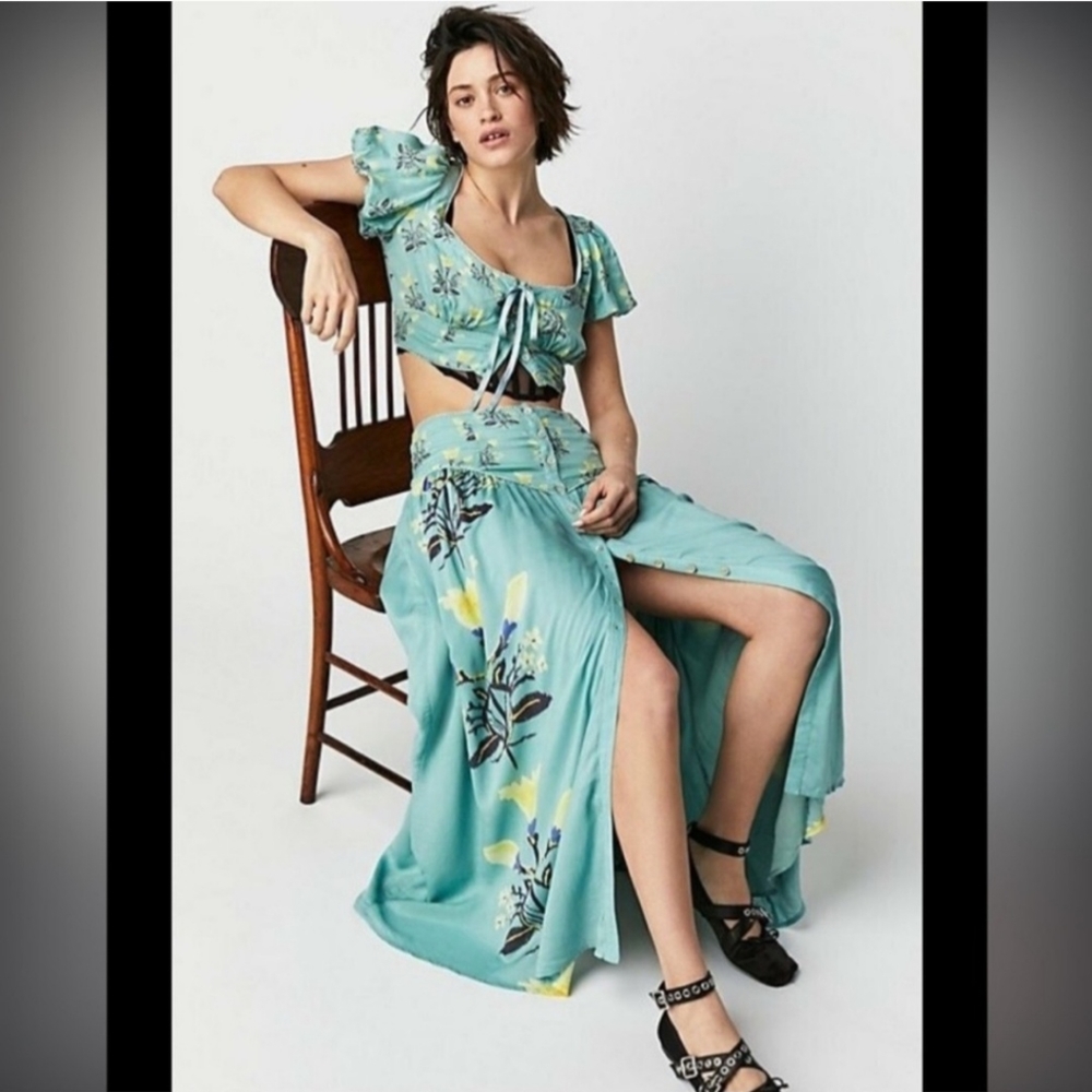 Free People 2 pcs set top and skirt in pastel Jade.